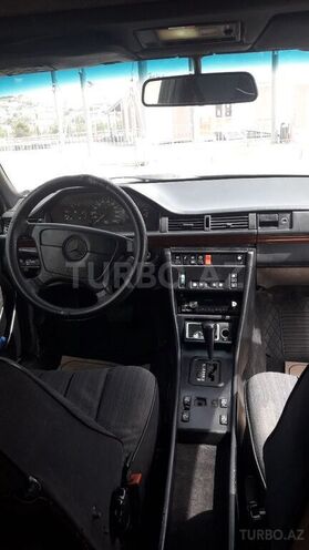 Mercedes E 200 1993, 300,000 km - 2.0 л - Bakı