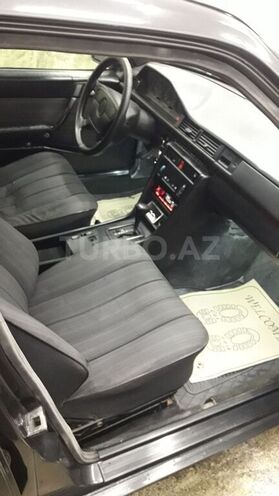 Mercedes E 200 1993, 300,000 km - 2.0 л - Bakı