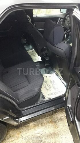 Mercedes E 200 1993, 300,000 km - 2.0 л - Bakı