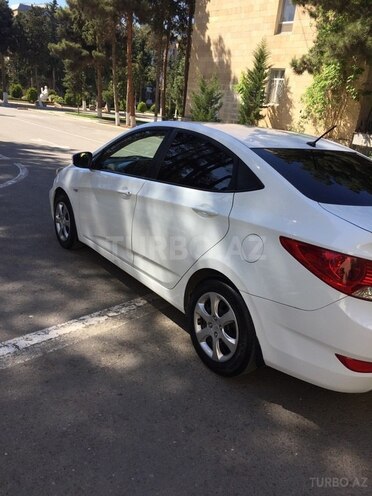 Hyundai Accent 2013, 159,300 km - 1.4 л - Şirvan