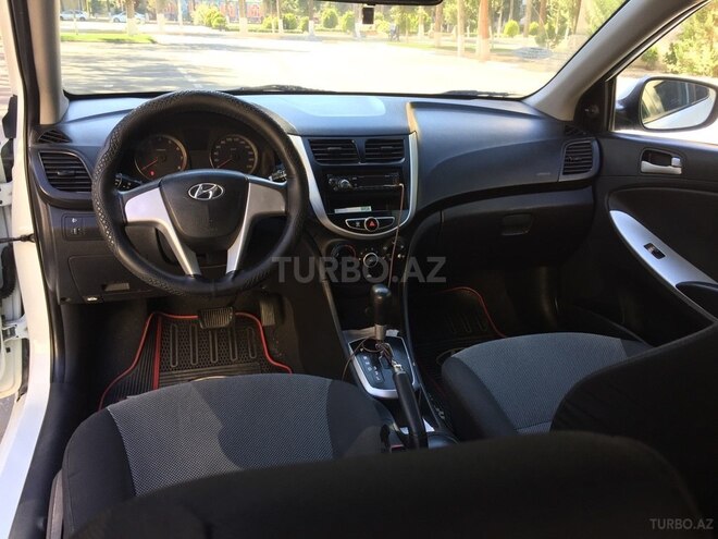 Hyundai Accent 2013, 159,300 km - 1.4 л - Şirvan
