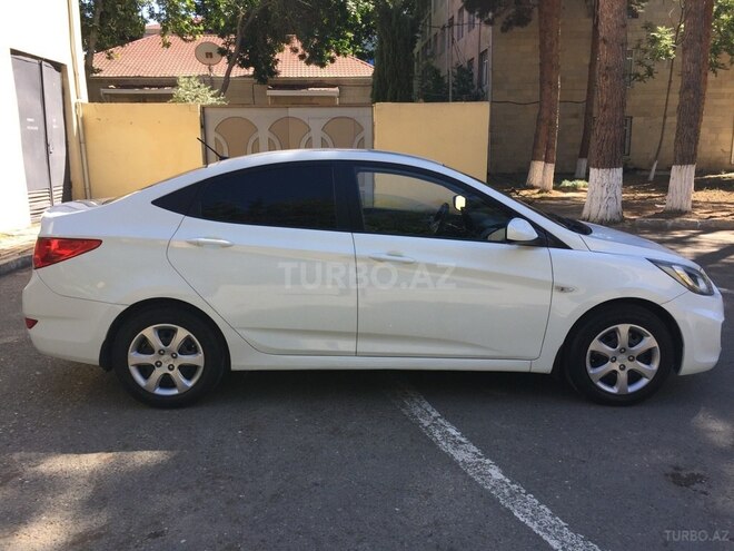 Hyundai Accent 2013, 159,300 km - 1.4 л - Şirvan