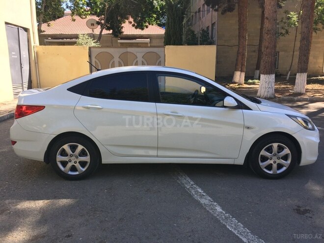 Hyundai Accent 2013, 159,300 km - 1.4 л - Şirvan