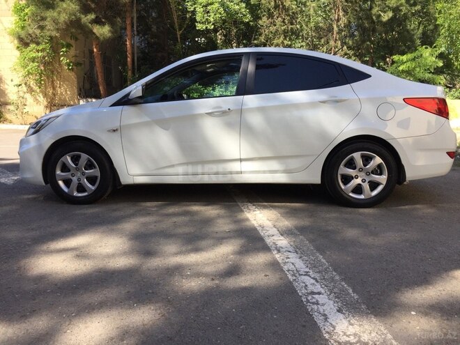 Hyundai Accent 2013, 159,300 km - 1.4 л - Şirvan
