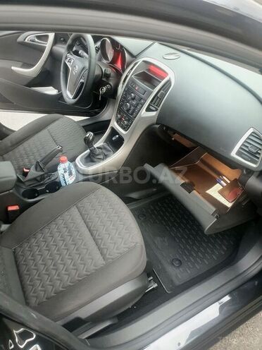 Opel Astra 2014, 149,300 km - 1.4 l - Bakı