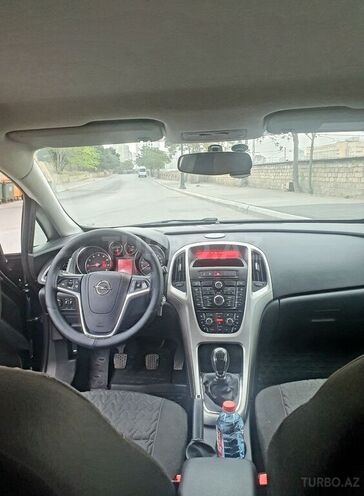 Opel Astra 2014, 149,300 km - 1.4 l - Bakı