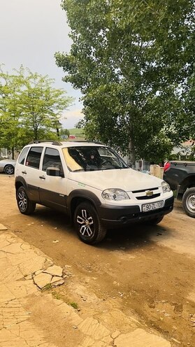 Chevrolet Niva 2014, 295,000 km - 1.7 l - Lerik