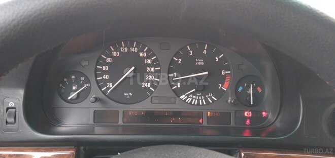 BMW 528 2000, 323,111 km - 2.8 l - Bakı