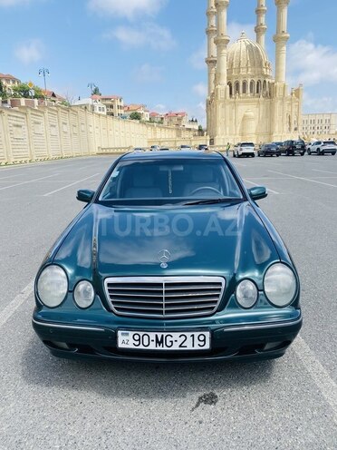Mercedes E 280 2001, 310,000 km - 2.8 l - Bakı