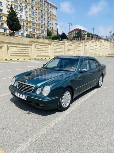 Mercedes E 280 2001, 310,000 km - 2.8 l - Bakı