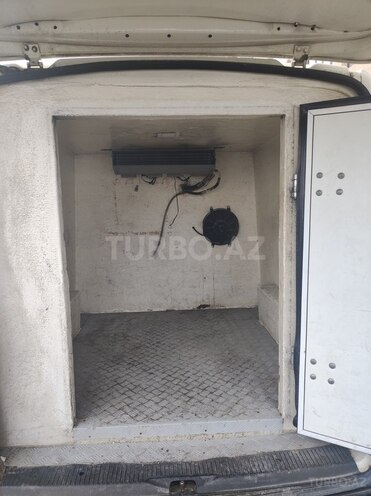 Volkswagen Multivan 2005, 270,000 km - 2.5 l - Bakı