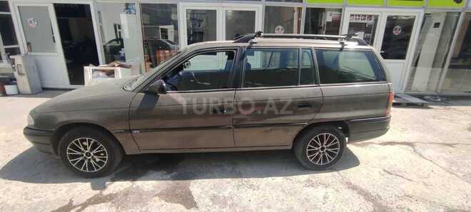 Opel Astra 1995, 380,000 km - 1.6 l - Bakı