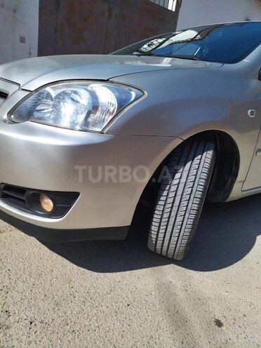 Toyota Corolla 2004, 330,000 km - 1.4 l - Bakı