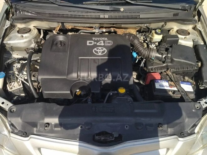 Toyota Corolla 2004, 330,000 km - 1.4 l - Bakı