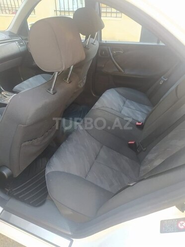 Mercedes E 240 2001, 237,000 km - 2.4 л - Bakı