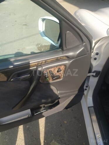 Mercedes E 240 2001, 237,000 km - 2.4 л - Bakı