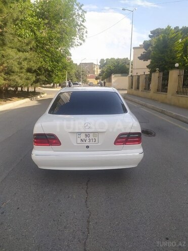 Mercedes E 240 2001, 237,000 km - 2.4 л - Bakı