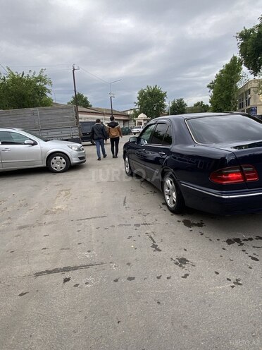 Mercedes E 200 1998, 234,758 km - 2.0 l - Gəncə