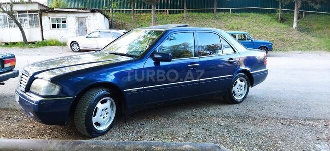 Mercedes C 220 1995, 285,000 km - 2.2 l - Masallı