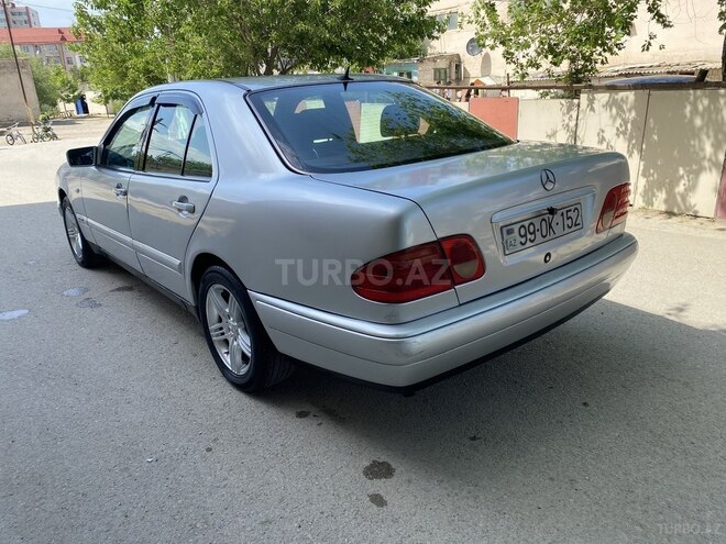 Mercedes E 200 1999, 217,600 km - 2.0 l - Sumqayıt