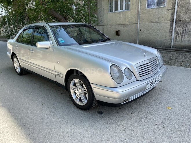 Mercedes E 200 1999, 217,600 km - 2.0 l - Sumqayıt