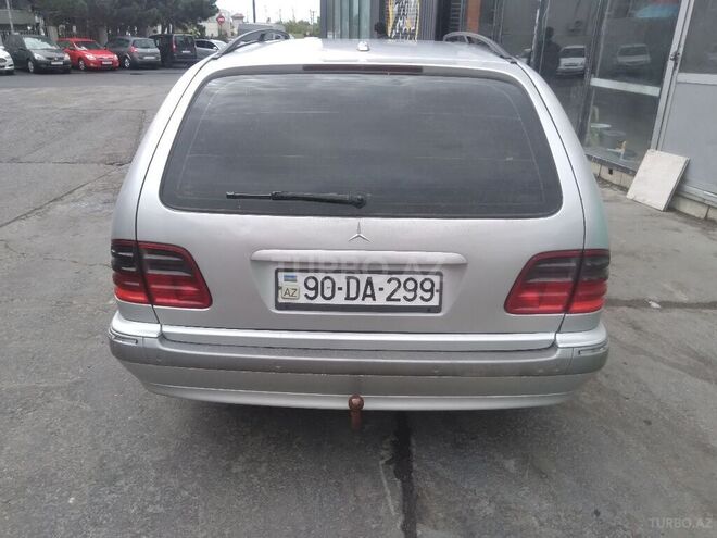 Mercedes E 320 2001, 380,000 km - 3.2 l - Bakı
