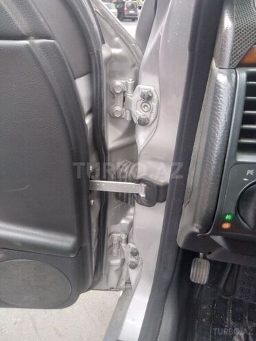Mercedes E 320 2001, 380,000 km - 3.2 l - Bakı