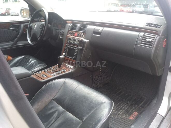 Mercedes E 320 2001, 380,000 km - 3.2 l - Bakı