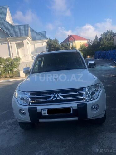 Mitsubishi Pajero 2010, 128,000 km - 3.5 л - Bakı