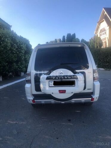 Mitsubishi Pajero 2010, 128,000 km - 3.5 л - Bakı