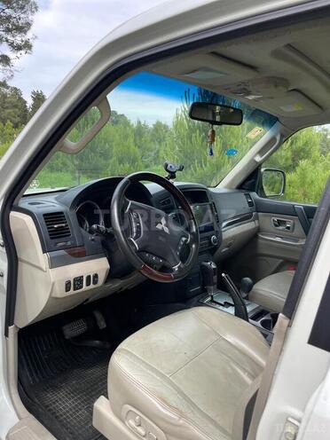 Mitsubishi Pajero 2010, 128,000 km - 3.5 л - Bakı