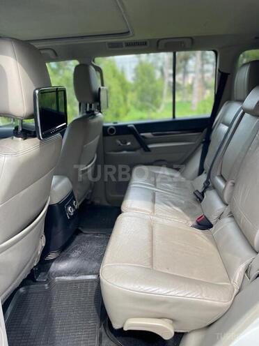 Mitsubishi Pajero 2010, 128,000 km - 3.5 л - Bakı
