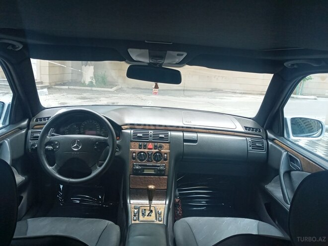 Mercedes E 220 2000, 368,000 km - 2.2 l - Xırdalan