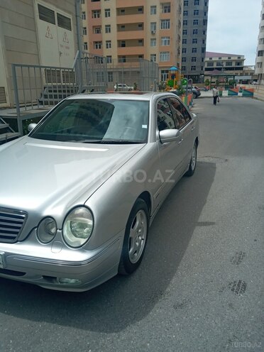 Mercedes E 220 2000, 368,000 km - 2.2 l - Xırdalan