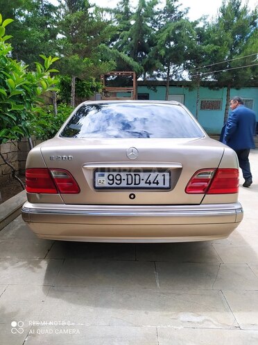 Mercedes E 200 2000, 323,000 km - 2.0 л - Bakı