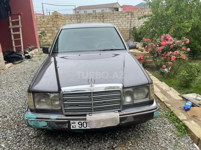 Mercedes E 200 1992, 300,000 km - 2.0 l - Bakı