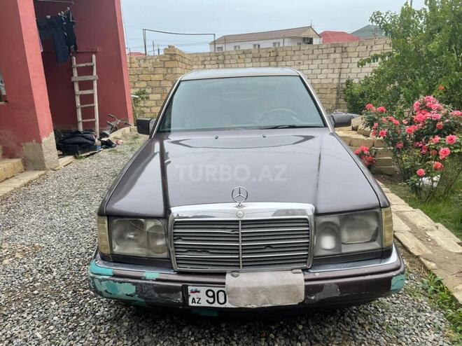 Mercedes E 200 1992, 300,000 km - 2.0 l - Bakı