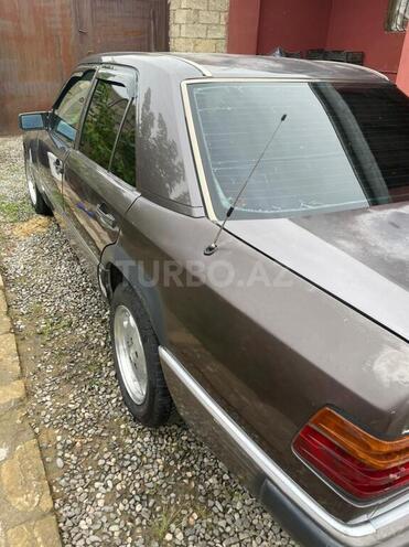 Mercedes E 200 1992, 300,000 km - 2.0 l - Bakı