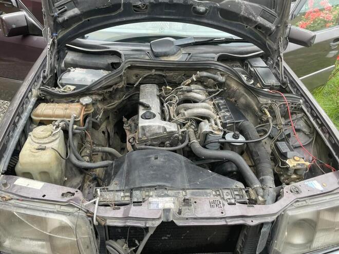 Mercedes E 200 1992, 300,000 km - 2.0 l - Bakı