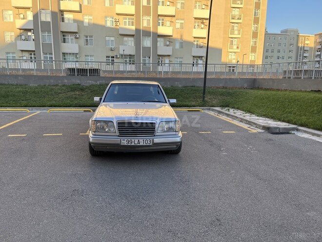Mercedes E 220 1994, 324,583 km - 2.2 l - Bakı