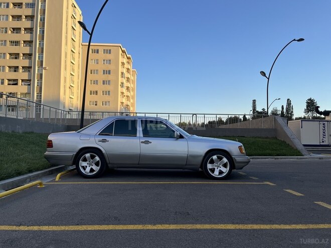 Mercedes E 220 1994, 324,583 km - 2.2 l - Bakı