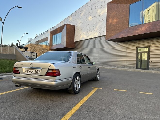 Mercedes E 220 1994, 324,583 km - 2.2 l - Bakı