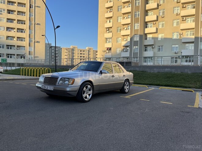 Mercedes E 220 1994, 324,583 km - 2.2 l - Bakı