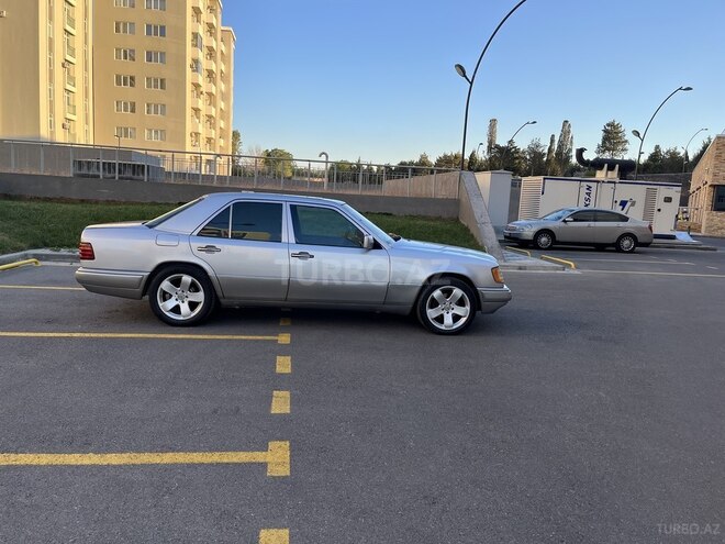 Mercedes E 220 1994, 324,583 km - 2.2 l - Bakı