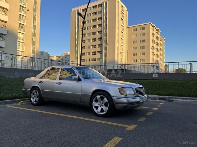 Mercedes E 220 1994, 324,583 km - 2.2 l - Bakı