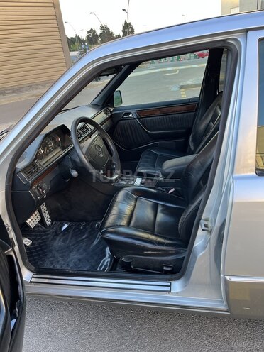 Mercedes E 220 1994, 324,583 km - 2.2 l - Bakı