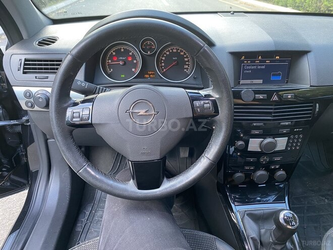 Opel Astra 2011, 179,000 km - 1.3 л - Bakı