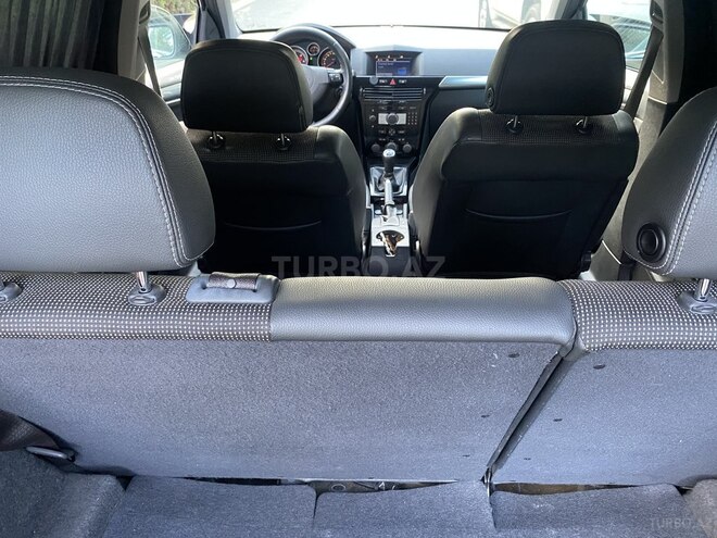 Opel Astra 2011, 179,000 km - 1.3 л - Bakı