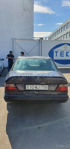 Mercedes E 230 1992, 353,000 km - 2.3 l - Bakı