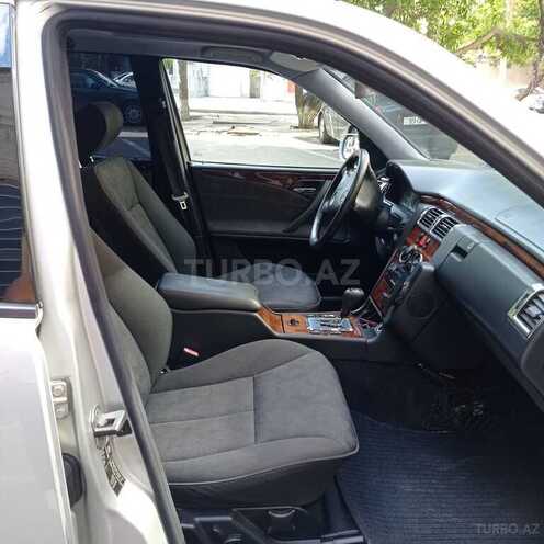 Mercedes E 220 1999, 560,000 km - 2.2 l - Bakı